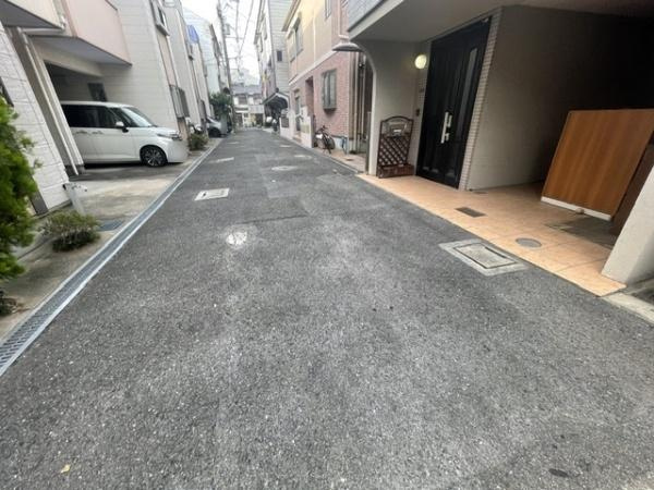 【前面道路含む現地写真】