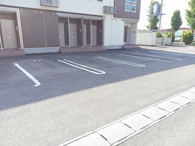 エアリーヒルⅡの駐車場|駐車場完備です