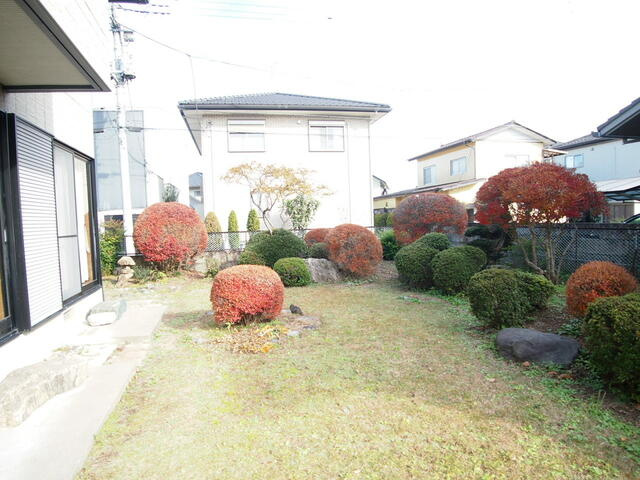 宇都宮市緑４丁目　4ＬＤＫ　中古住宅の庭
