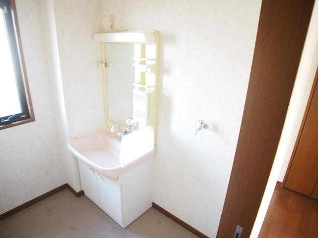 宇都宮市緑４丁目　4ＬＤＫ　中古住宅のトイレ