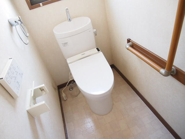宇都宮市緑４丁目　4ＬＤＫ　中古住宅のトイレ