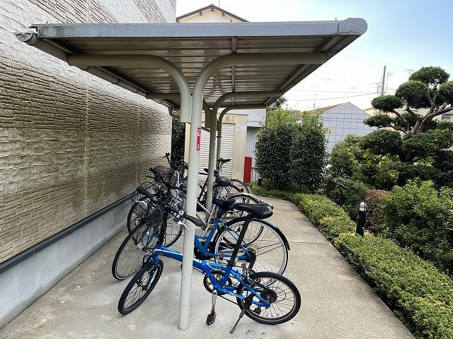 【その他】 | レオパレスカサベルデ | 駐輪場　原付＆自転車のみ駐輪可能