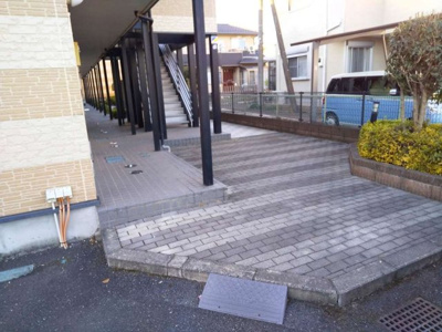 【その他】 | レオパレスローレル | エントランス