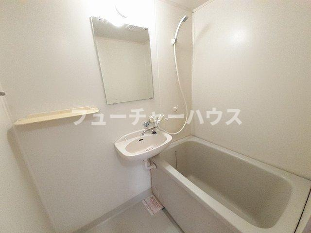 エルディム清水Ⅱの浴室|落ち着いた空間のお風呂です