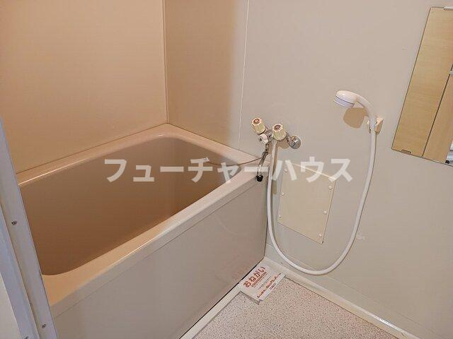 ニューシティ鈴木の浴室|コンパクトで使いやすいお風呂です