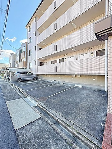 アメニティー大善の駐車場
