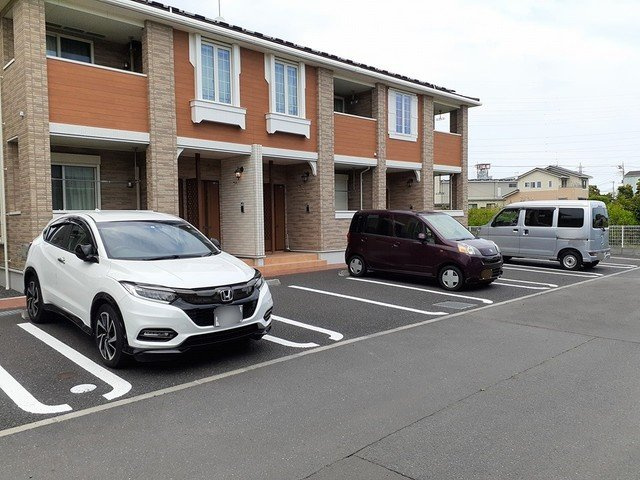 シルバーグラスＦの駐車場