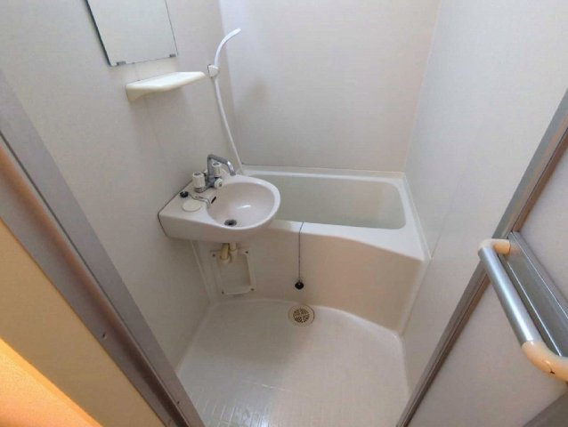 レオパレス東の浴室