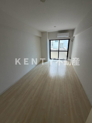 【居間・リビング】 | グランドールI | こちらの居間で趣味の時間をお楽しみください