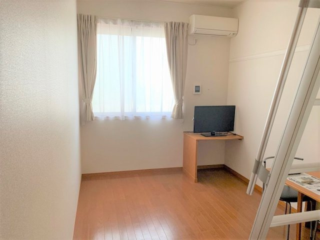 レオパレス北寺尾の居間・リビング|1階タイプのお部屋の写真です。