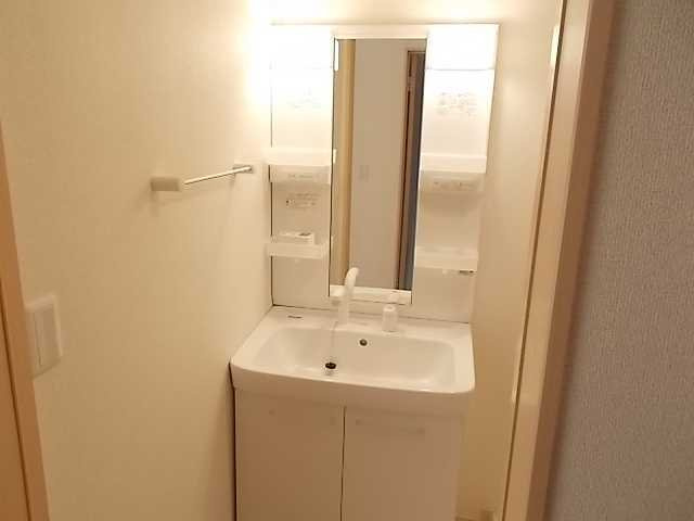 シックス　シュライン　エデンＡの洗面所