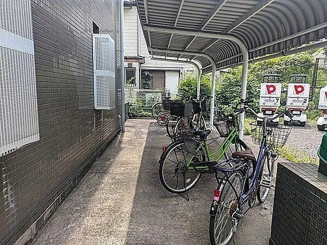ティブロンコートの駐車場