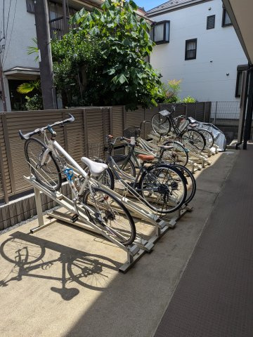 【その他共用部分】 | リブリ・リブラ | 自転車置き場です