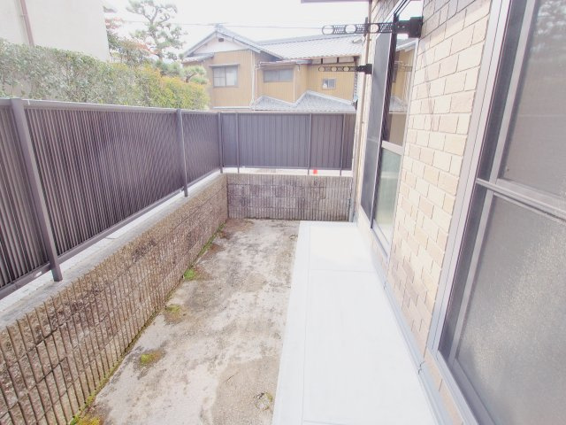 シャルマン　B棟の庭