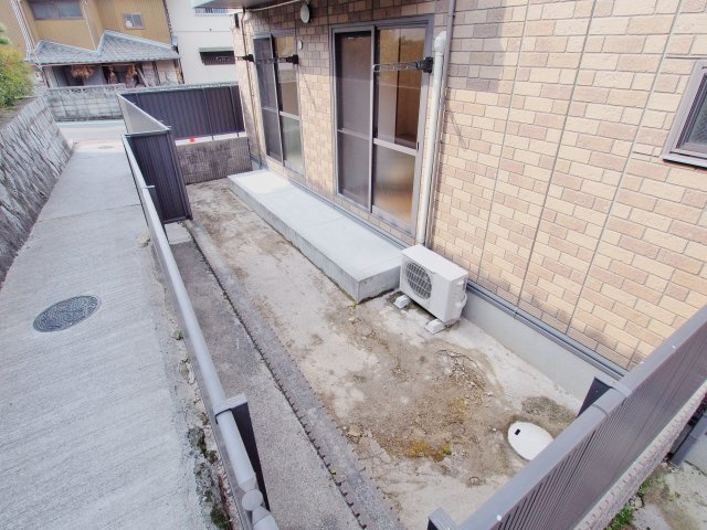 シャルマン　B棟の庭