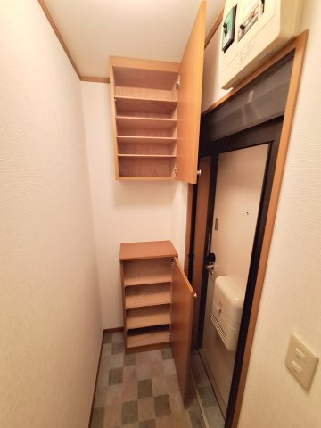 コスモ ノーヴァ荻窪の玄関