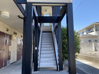 レオパレスクレール住吉のその他|外階段