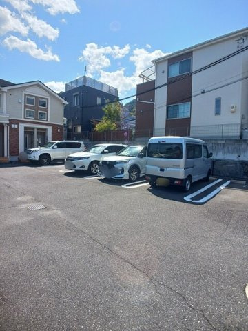 ヌーベル　ヴァーグの駐車場|カースペースがあります