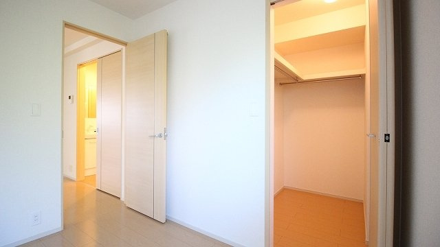 カーサ府中　Ⅱの収納|こまごまとしたものを収納できそうですね