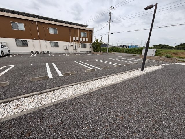 アヴァンセの駐車場
