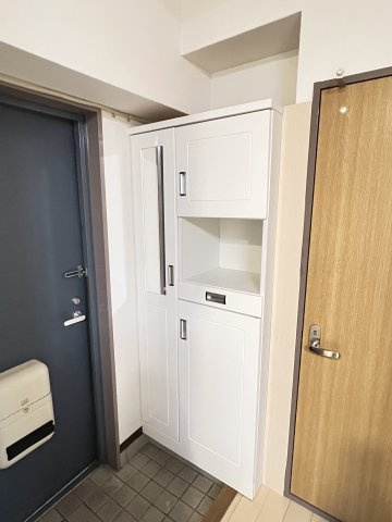 オリエンタル小倉南弐番館（B-16）の玄関