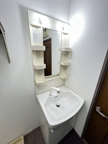 オリエンタル小倉南弐番館（B-16）の独立洗面台