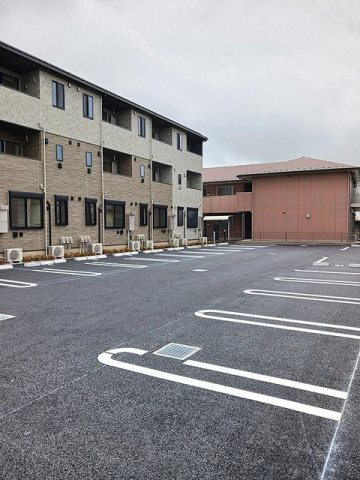 ミルト　ブリッサ　大原の駐車場