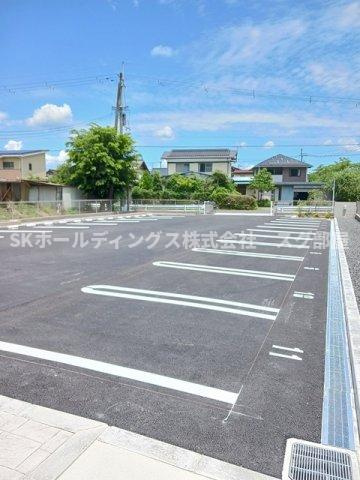 カレント綾部の駐車場