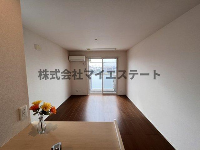 【居間・リビング】 | ライジングサンⅢ | 別部屋写真