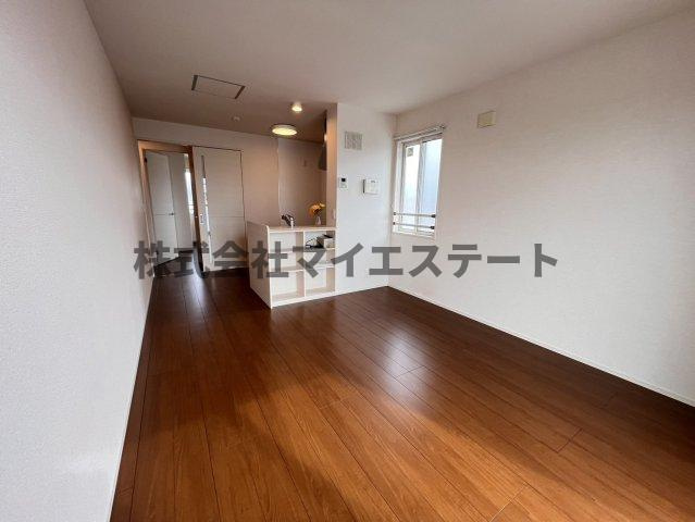 【居間・リビング】 | ライジングサンⅢ | 別部屋写真