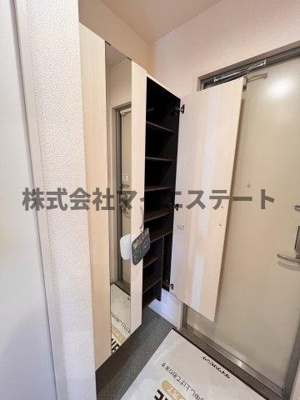 【玄関】 | ライジングサンⅢ | 別部屋写真