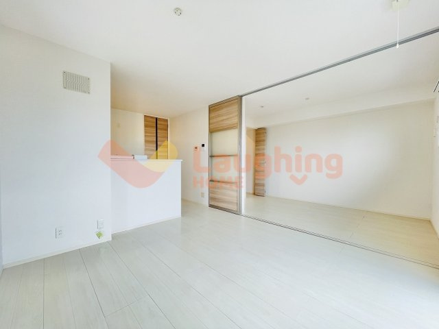 久留米市高良内町のアパートの居間・リビング|使いやすい居間です