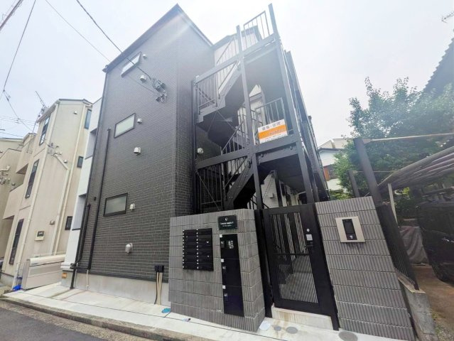 ラクセス杉田のエントランス