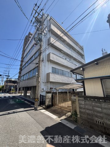 ６７２６４　岐阜市平和通２丁目売ビルの外観