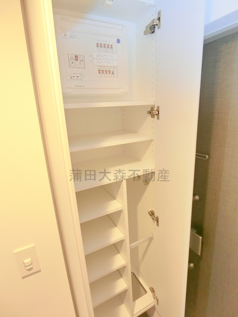 ルミーク大森の設備|玄関収納　シューズBOX