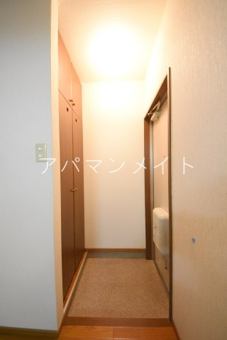 【玄関】 | 細田ハウス | 収納もある玄関です