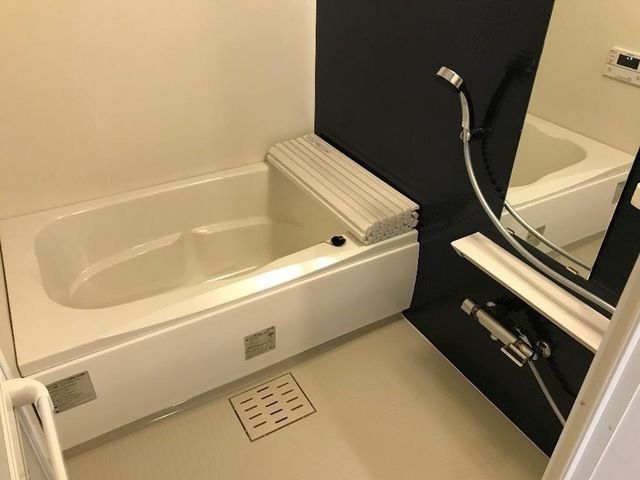 フォレットＡの浴室