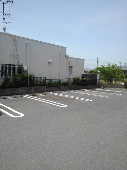 【駐車場】 | ヴィラ　ルミエ－ルＡ | 駐車場