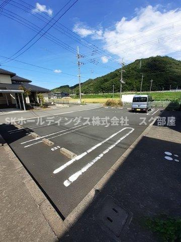 パパイヤプレースＢの駐車場