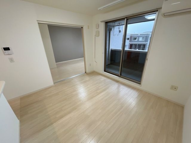レークサイドⅠ番館の居間・リビング