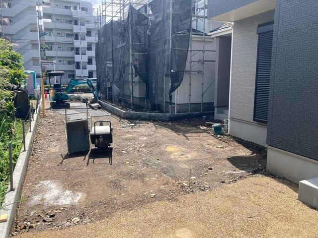葵区唐瀬 新築住宅の駐車場