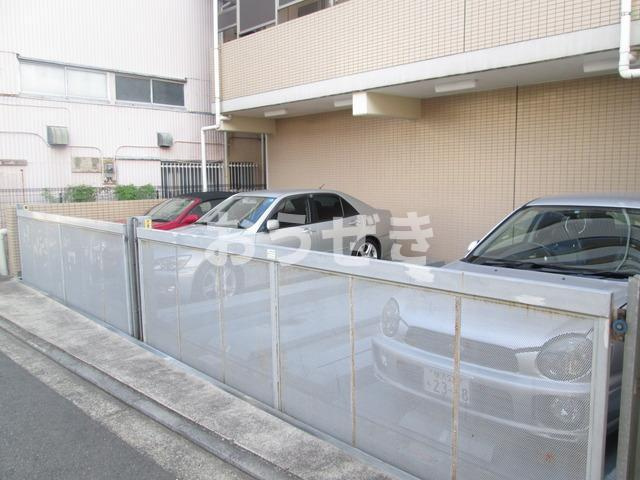 ＢＡＹ・ＷＥＳＴの駐車場