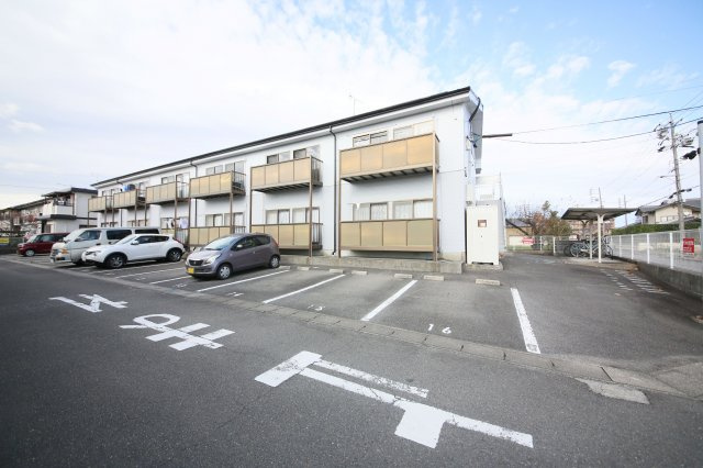 サニーハウス石田の駐車場