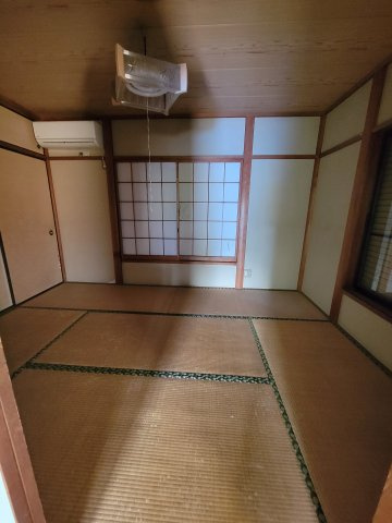厚木市上古沢の倉庫の内装