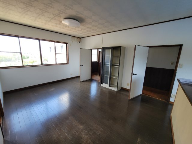 厚木市上古沢の倉庫の内装