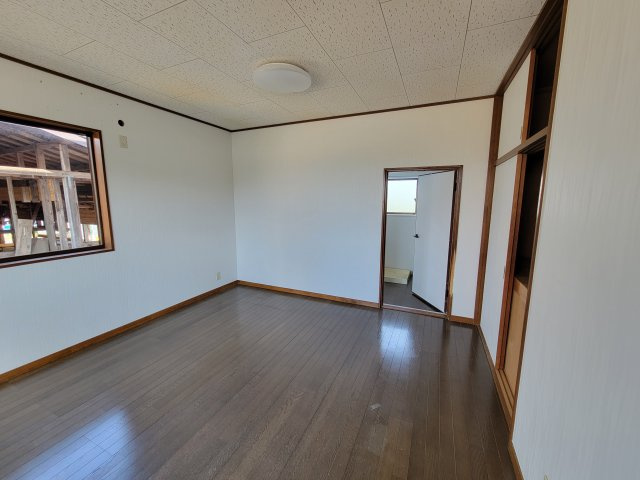 厚木市上古沢の倉庫の内装