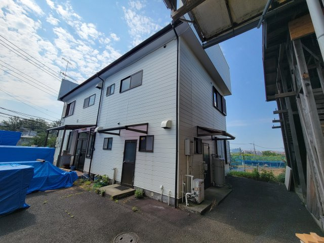 厚木市上古沢の倉庫の外観