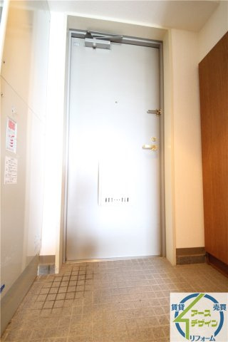 YKハイツ西明石の玄関