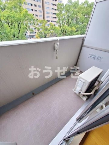 ドミール関内大通のバルコニー