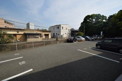 【駐車場】 | セジュールトリニテ　Ａ棟 | 同建物サンプル写真